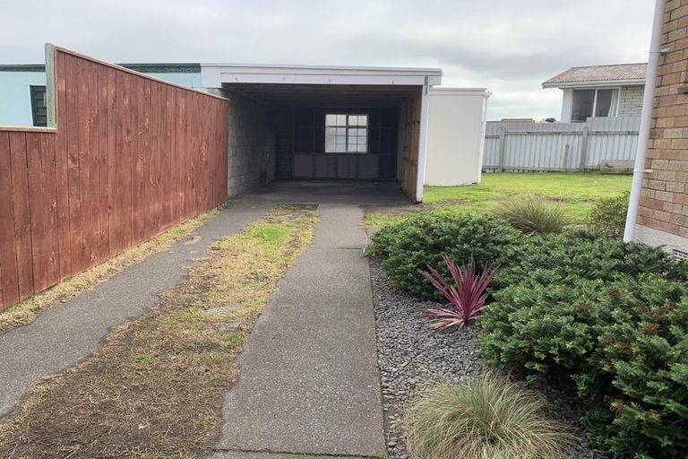 Photo of property in 36 Gibbons Crescent, Castlecliff, Whanganui, 4501