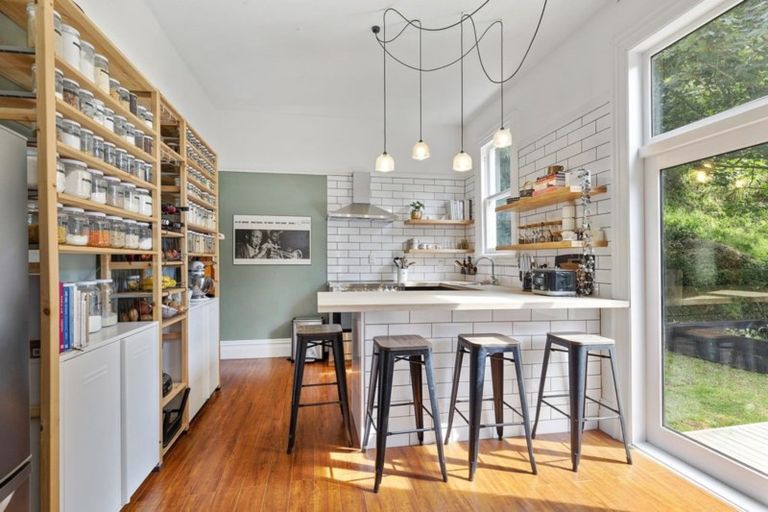 Photo of property in 326 Ohiro Road, Brooklyn, Wellington, 6021