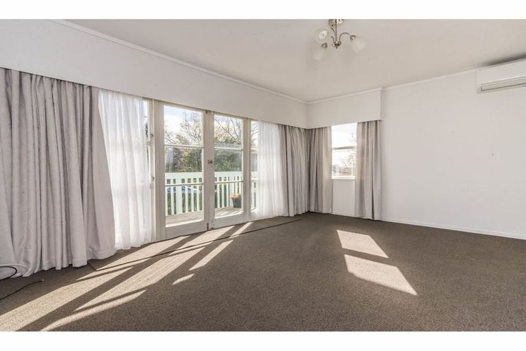 Photo of property in 24 Sunvue Road, Glen Eden, Auckland, 0602