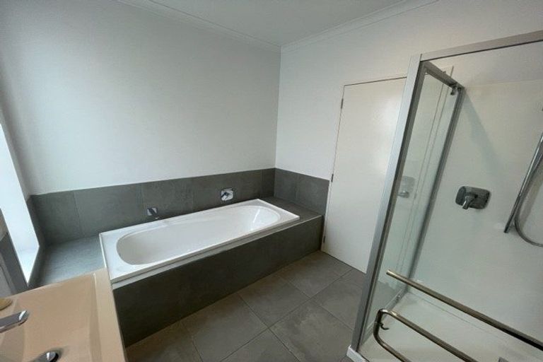 Photo of property in 4 Shelduck Way, Hobsonville, Auckland, 0616