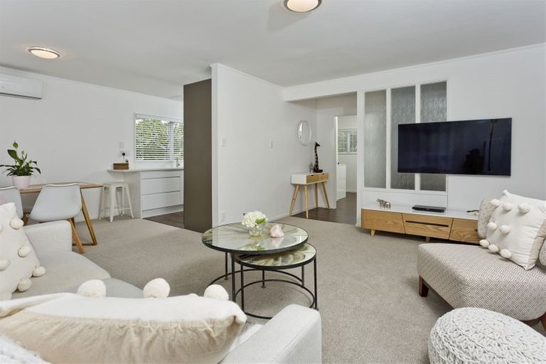 Photo of property in 2/14 Esmonde Road, Takapuna, Auckland, 0622