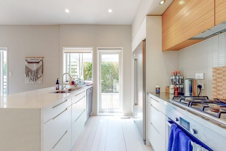 Photo of property in 143 Derwent Street, Island Bay, Wellington, 6023