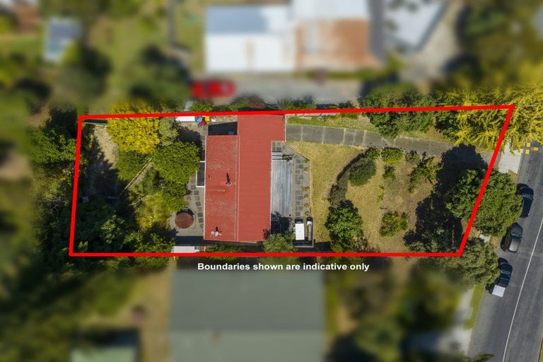 Photo of property in 42 Queens Road, Waikanae Beach, Waikanae, 5036