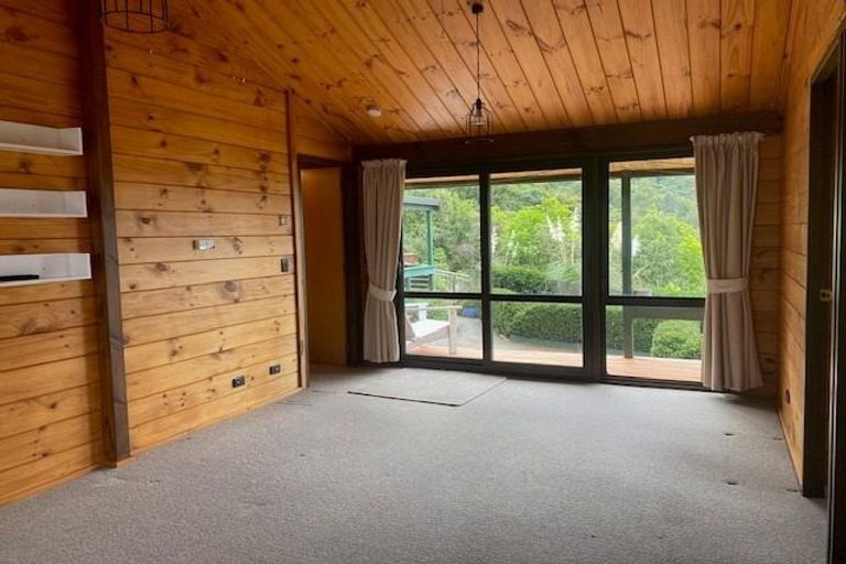 Photo of property in 52b Westhaven Drive, Tawa, Wellington, 5028