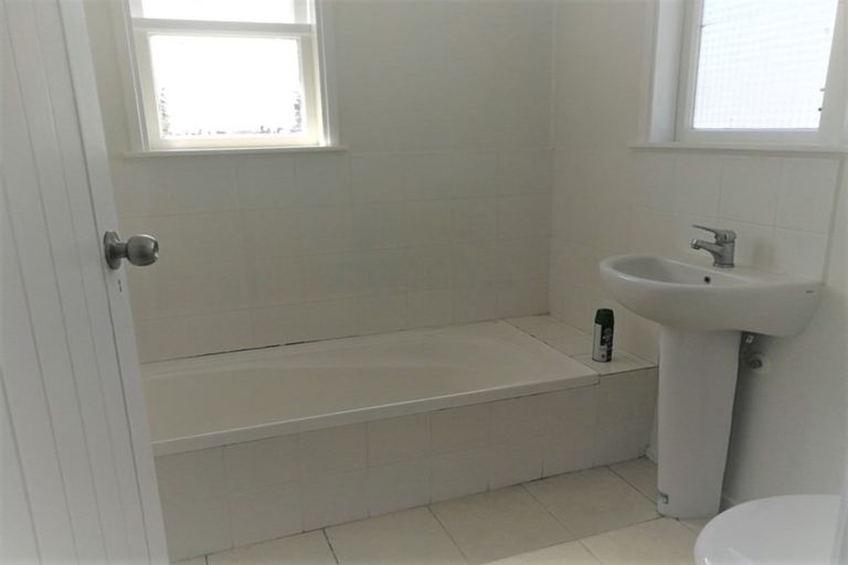 Photo of property in 103 Bayswater Avenue, Bayswater, Auckland, 0622