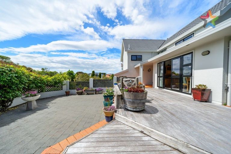 Photo of property in 3 George Gee Drive, Korokoro, Lower Hutt, 5012