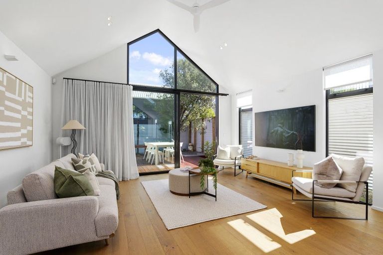 Photo of property in 19 Albany Street, St Albans, Christchurch, 8014