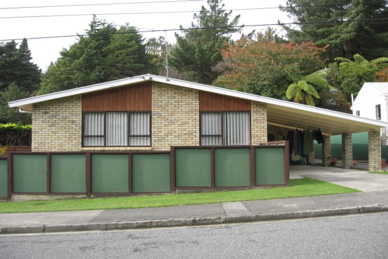 Photo of property in 8a Kereru Grove, Stokes Valley, Lower Hutt, 5019