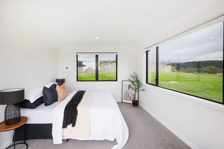 Photo of property in 132 Kingsdale Park Drive, Aokautere, Palmerston North, 4471