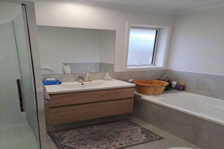 Photo of property in 30 Leebank Crescent, Riverhead, 0820