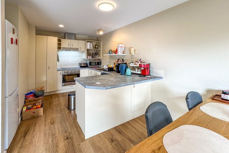 Photo of property in 7/78 Fernhill Way, Oteha, Auckland, 0632