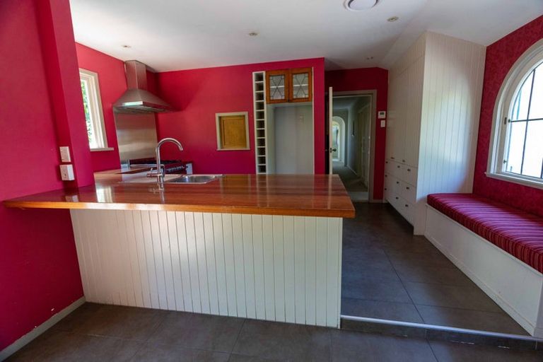 Photo of property in 65 Havelock Road, Havelock North, 4130