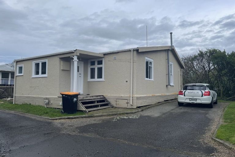 Photo of property in 23 Perrin Place, Kelvin Grove, Palmerston North, 4414