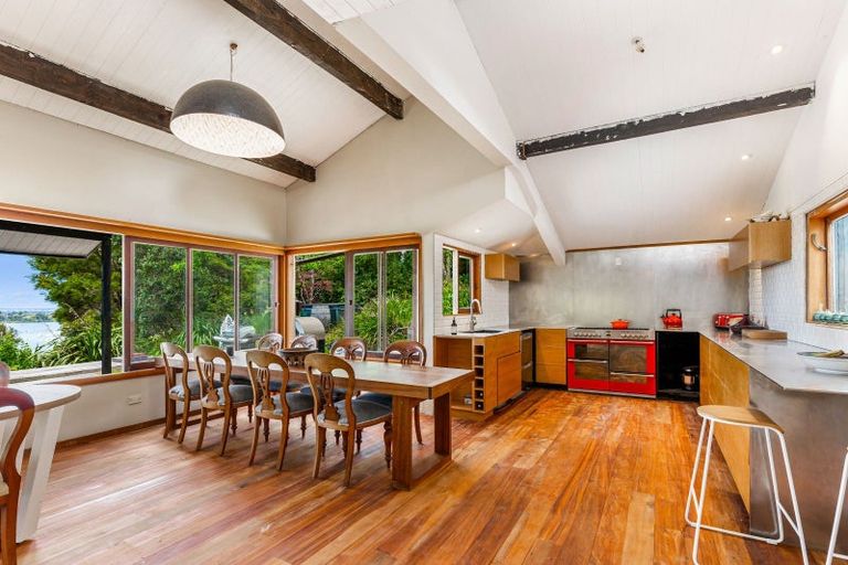 Photo of property in 48 Ngarahana Avenue, Paremoremo, Auckland, 0632