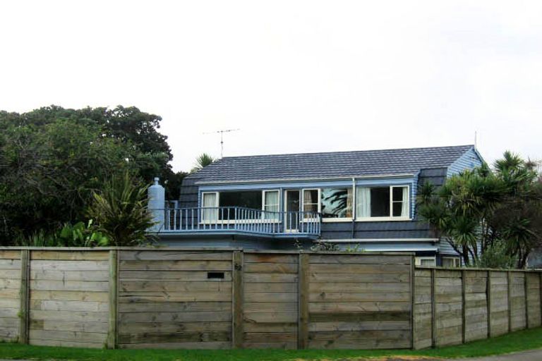 Photo of property in 62 Manly Street, Paraparaumu Beach, Paraparaumu, 5032