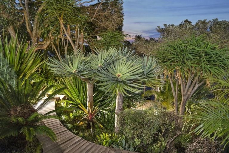 Photo of property in 2/272 Hurstmere Road, Takapuna, Auckland, 0622