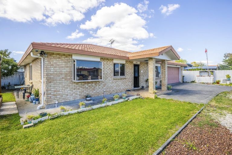 Photo of property in 64a Robertson Road, Favona, Auckland, 2024