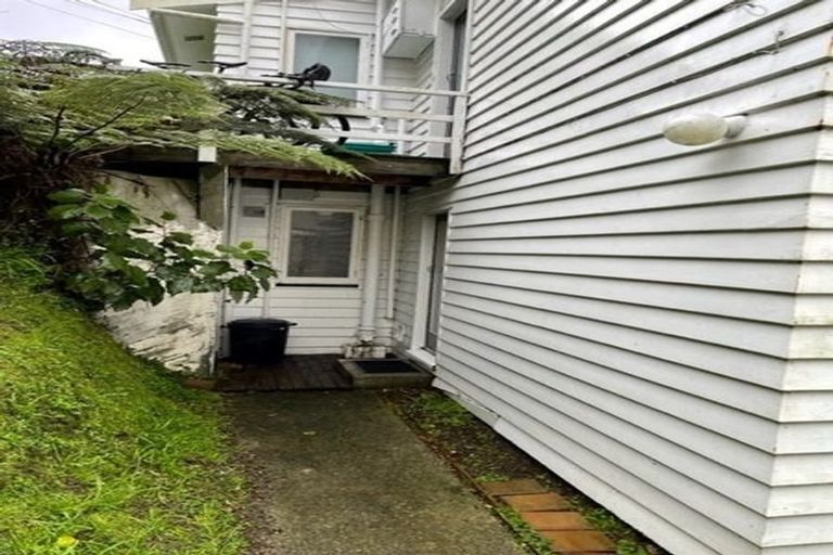 Photo of property in 3/30 Garden Road, Northland, Wellington, 6012