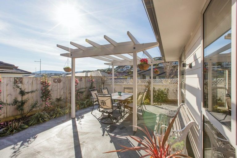 Photo of property in 7 Banks Boulevard, Whitby, Porirua, 5024