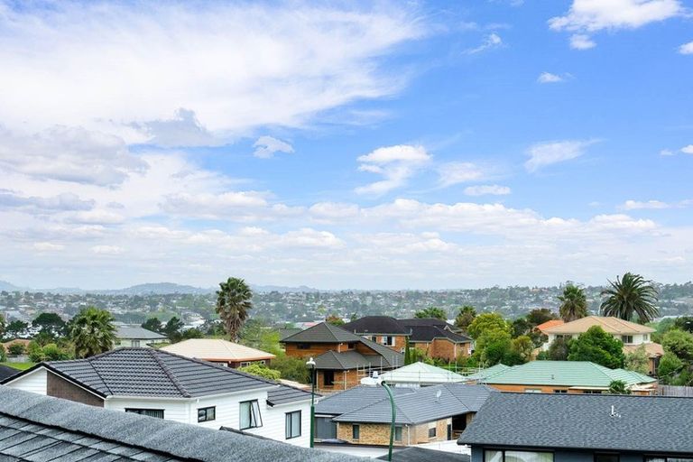 Photo of property in 12 San Casello Rise, Henderson, Auckland, 0612