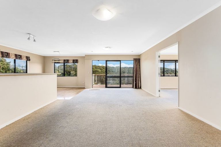 Photo of property in 92 Navigation Drive, Whitby, Porirua, 5024