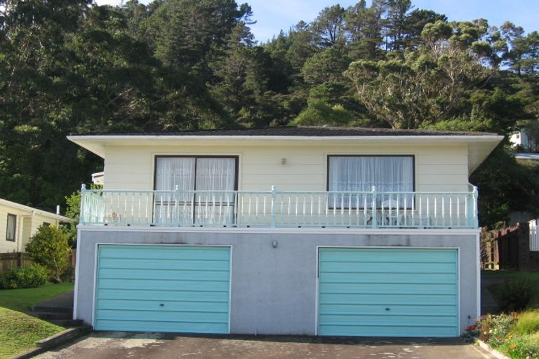 Photo of property in 73 Kairimu Street, Stokes Valley, Lower Hutt, 5019