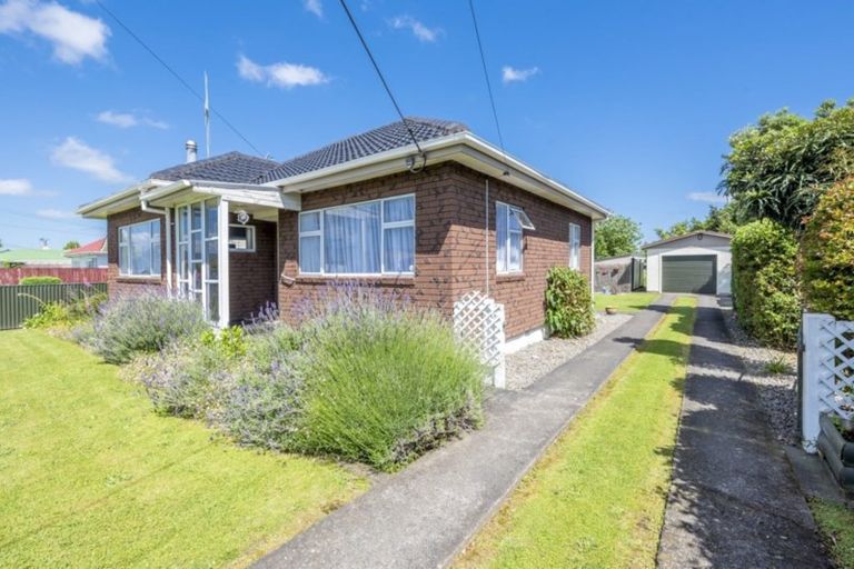 Photo of property in 37 Bowen Street, Levin, 5510