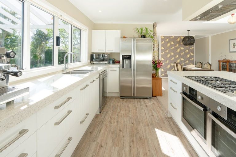 Photo of property in 450 Te Moana Road, Waikanae, 5036