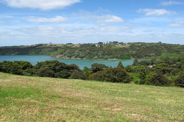 Photo of property in 5 Kookaburra Drive, Tawharanui Peninsula, Warkworth, 0986