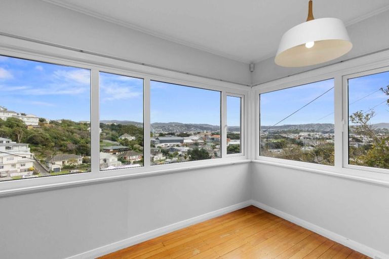 Photo of property in 14 Elphinstone Avenue, Strathmore Park, Wellington, 6022