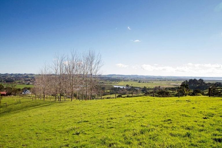 Photo of property in 69 Pipitiwai Drive, Helensville, Kaukapakapa, 0871