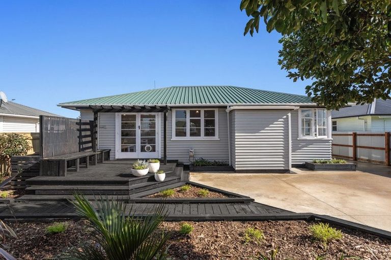 Photo of property in 15 Matai Street, Edgecumbe, 3120
