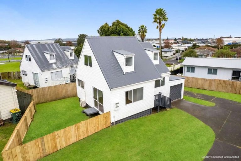 Photo of property in 1/24 Solveig Place, Randwick Park, Auckland, 2105