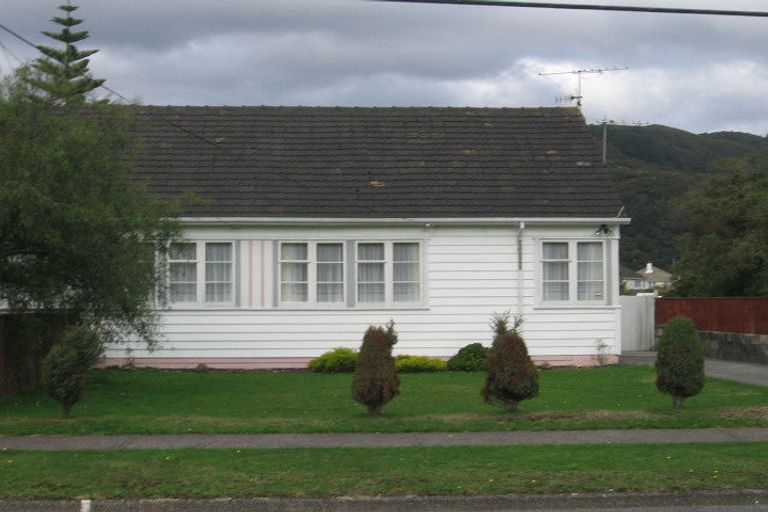 Photo of property in 132 Reynolds Street, Taita, Lower Hutt, 5011