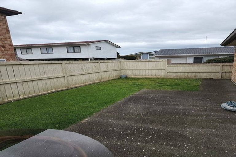Photo of property in 165 Centreway Road, Orewa, 0931