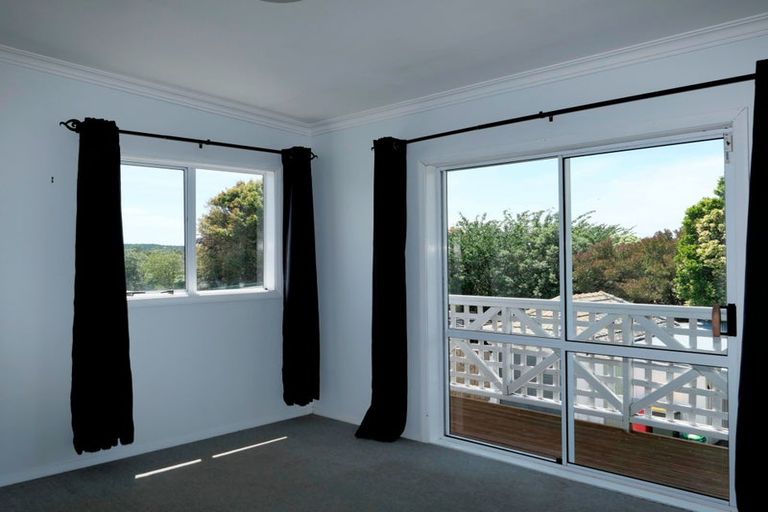 Photo of property in 166 Queen Street West, Levin, 5510