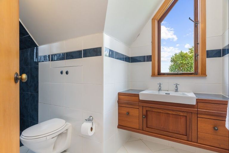 Photo of property in 60 Summerhill Drive, Fitzherbert, Palmerston North, 4410