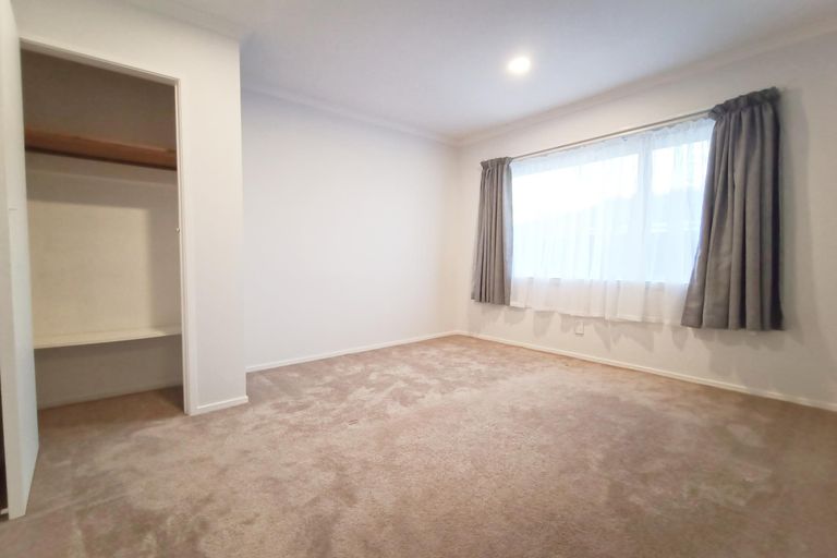 Photo of property in 9 Cornelian Crescent, Half Moon Bay, Auckland, 2012
