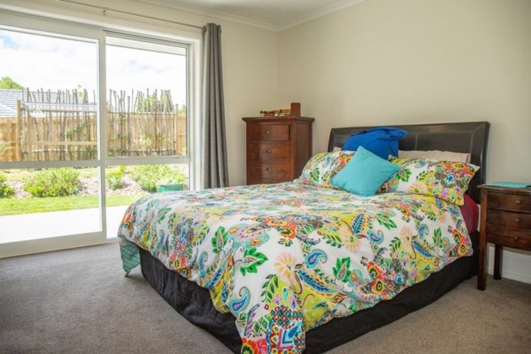 Photo of property in 11 Cookham Place, Maunu, Whangarei, 0179