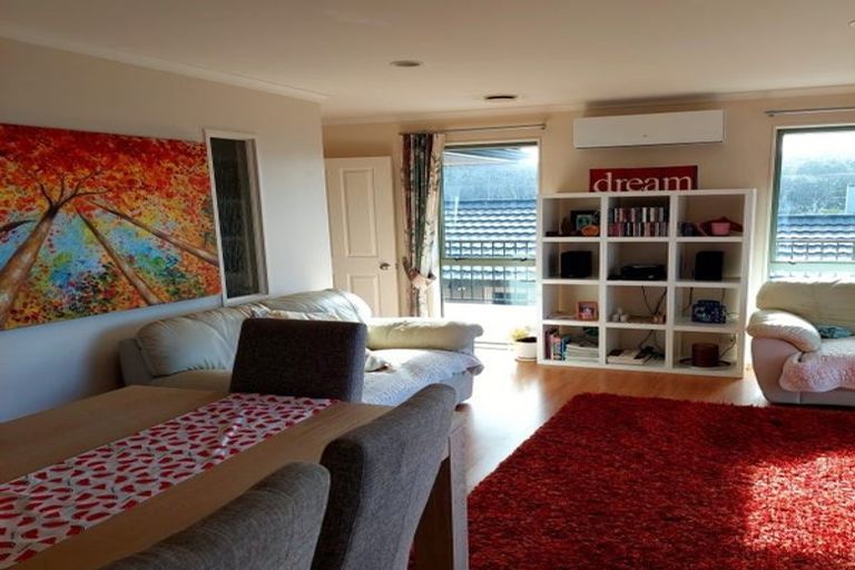 Photo of property in 54 Roberta Crescent, Orewa, 0931