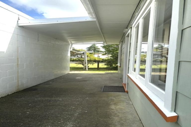 Photo of property in 77 Bartholomew Road, Levin, 5510