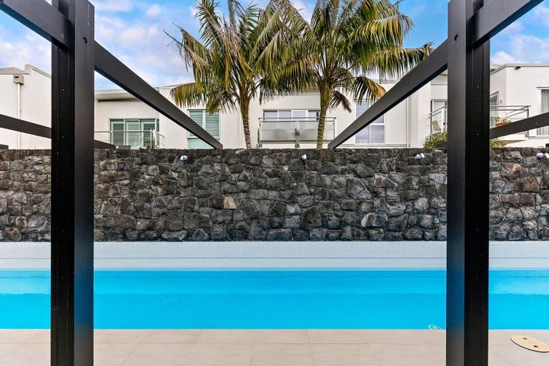 Photo of property in 5/258 Hurstmere Road, Takapuna, Auckland, 0622