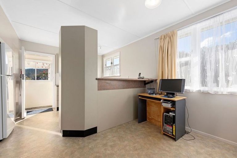 Photo of property in 13 Molloys Road, Te Marua, Upper Hutt, 5018