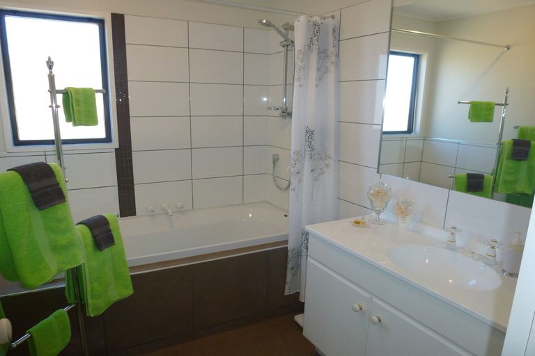 Photo of property in 63 Kamaka Crescent, Bridge Hill, Alexandra, 9320