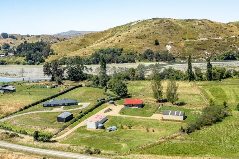 Photo of property in 60 River Road, Otane, Waipawa, 4271