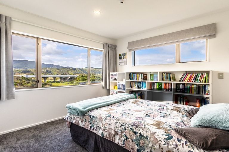 Photo of property in 61 Quadrant Heights, Paraparaumu, 5032