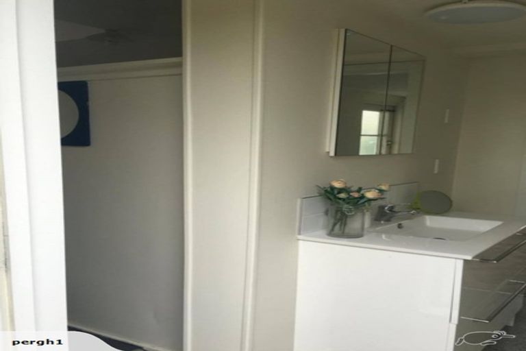 Photo of property in 1/124 Wairakei Road, Bryndwr, Christchurch, 8053