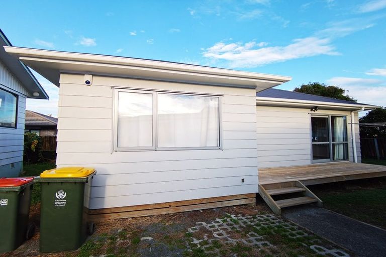 Photo of property in 9 Lisa Rise, Half Moon Bay, Auckland, 2012