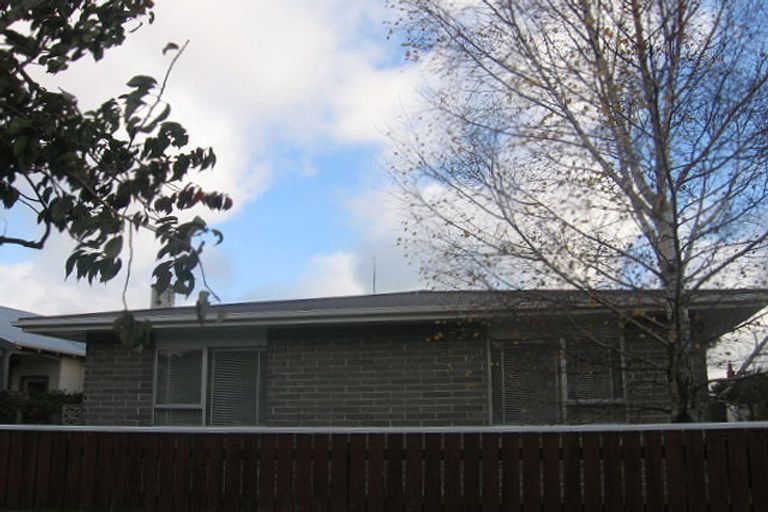 Photo of property in 8b Bryant Street, Takaro, Palmerston North, 4412