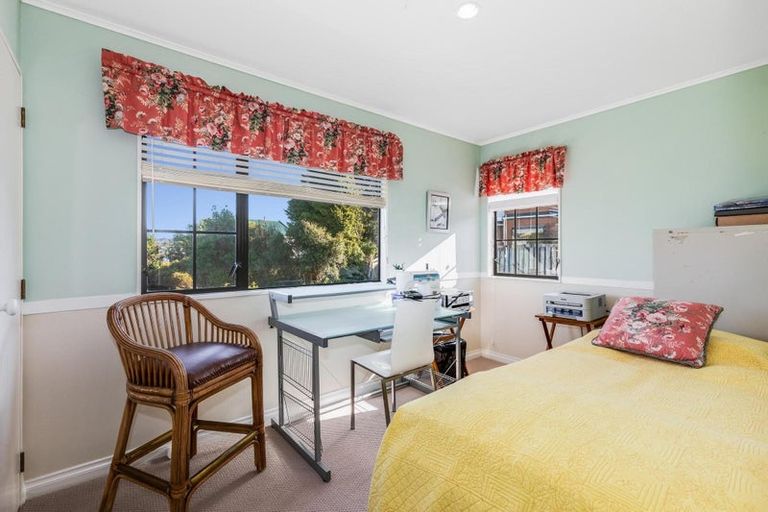 Photo of property in 6 Samwell Drive, Whitby, Porirua, 5024